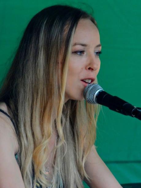 Maryon Corbelli lors de la Fête de la Musique à La Glycine, Guingamp, le 18 juin 2022.