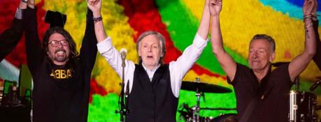 Paul McCartney fait la fête jusqu’à 3 heures du matin après sa performance à Glastonbury