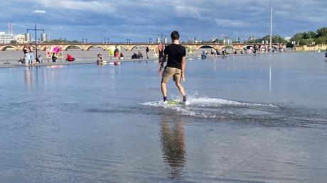 Écumons le miroir d’eau Écumons le miroir d’eau