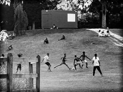 Je me trouve dans l'impossibilité de décrire ce mal-être qui me submerge Je me trouve dans l'impossibilité de décrire ce mal-être qui me submerge