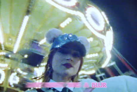 [CLIP] Lolo Zouaï – Blur