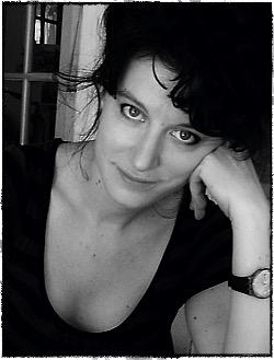 Anna Ayanoglou / Sensations du combat (Lecture d'Angèle Paoli) Anna Ayanoglou / Sensations du combat (Lecture d'Angèle Paoli)