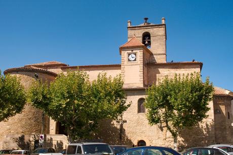 Autour d'Aix-en-Provence - La Tour d'Aigues - Eglise Notre-Dame de Roumegas © Zil - licence [CC BY 3.0] from Wikimedia Commons