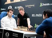 Candidats Nepomniachtchi tout près étoiles