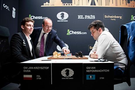 Ian Nepomniachtchi décroche une seconde chance de devenir champion du monde d’échecs