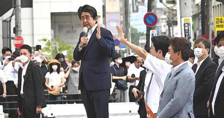 Shinzo Abe : sous le choc, les Japonais pleurent leur homme d’État Shinzo Abe : sous le choc, les Japonais pleurent leur homme d’État