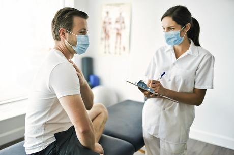 8% des athlètes ont des symptômes persistants après avoir contracté le COVID-19 (Visuel Adobe Stock 370349726) 8% des athlètes ont des symptômes persistants après avoir contracté le COVID-19 (Visuel Adobe Stock 370349726)