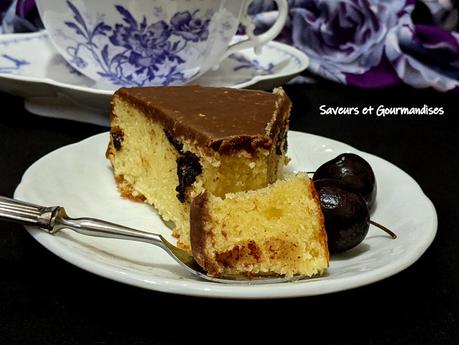 Gâteau moelleux aux cerises séchées et ganache au pralin ( recette très facile).