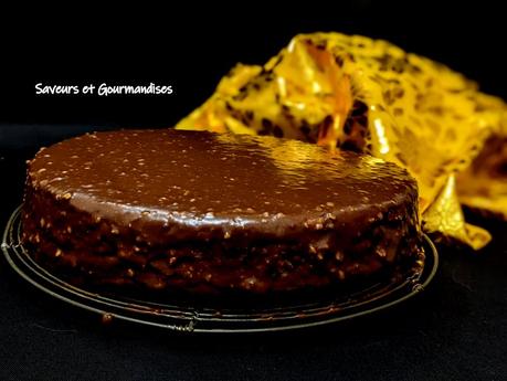 Gâteau moelleux aux cerises séchées et ganache au pralin ( recette très facile).