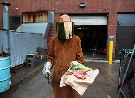 Griller un steak sur de la lave en fusion à 2100°F Griller un steak sur de la lave en fusion à 2100°F