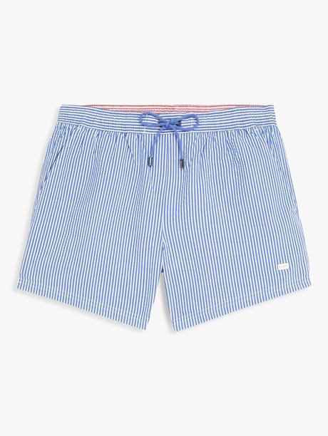 STYLE : Axel AURIANT, short de bain rayé, abdos et plage pour un nouveau parfum boisé //johnlewis.scene7.com/is/image/JohnLewis/005835671alt3?