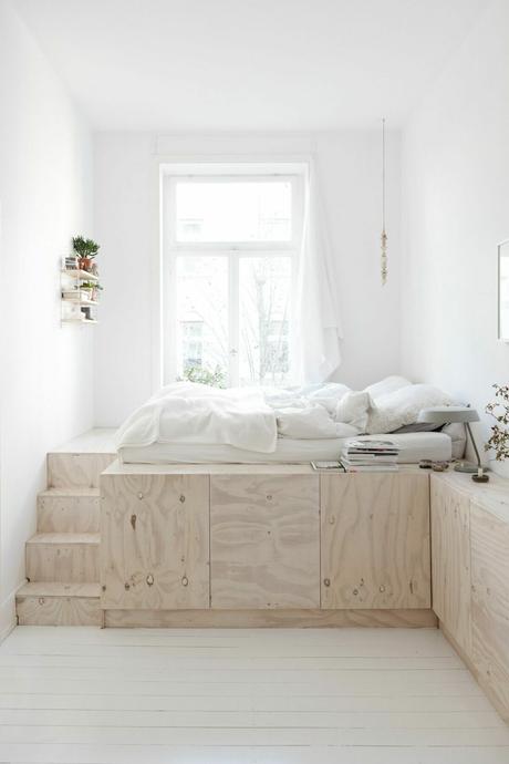 lit bois escalier parquet lamé blanc chambre lumineuse