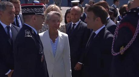 Emmanuel Macron persiste et signe !