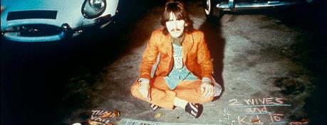 George Harrison disait que la musique populaire lui donnait l’impression d’être “coincé”.