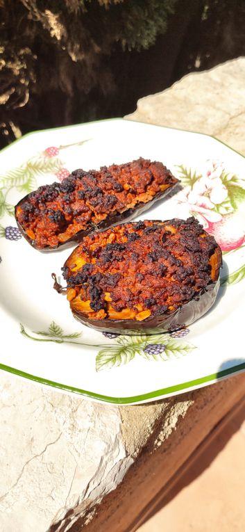Aubergines farcies à l'agneau et aux pignons de pin d'Ottolenghi Aubergines farcies à l'agneau et aux pignons de pin d'Ottolenghi