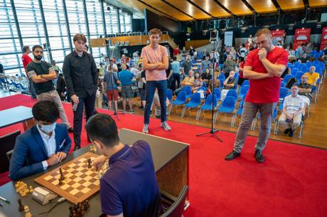 En danger, le Festival international d’échecs de Bienne prépare sa contre-attaque