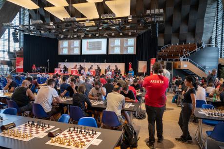 En danger, le Festival international d’échecs de Bienne prépare sa contre-attaque