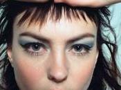 Angel Olsen reprend chanson George Harrison “Beware Darkness”.