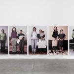 Ani Liu présente un portrait de la maternité basé sur les données à Chuchifritos – ARTnews.com Une rangée de cinq photographies verticales