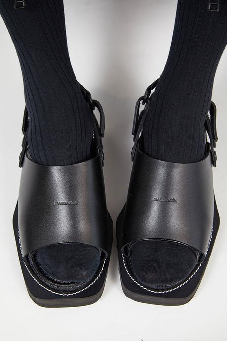 Meanswhile dévoile « Overprotection », sa collection FW22 Meanswhile dévoile « Overprotection », sa collection FW22