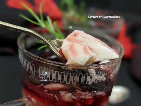 Muhallabieh au sirop de cerises et d'hibiscus.