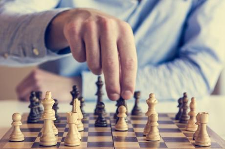 Du jeu aux enjeux géopolitiques, le succès des échecs