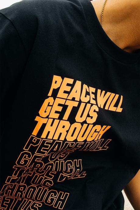 Uniqlo rassemble des artistes et athlètes autour de sa collection « Peace for All » Uniqlo rassemble des artistes et athlètes autour de sa collection « Peace for All »