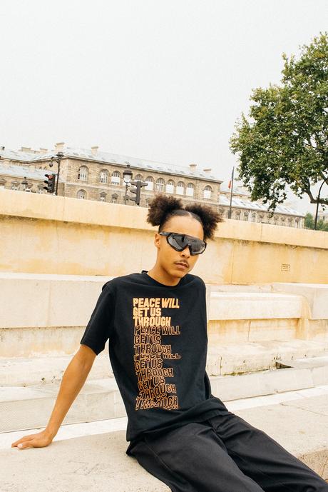 Uniqlo rassemble des artistes et athlètes autour de sa collection « Peace for All » Uniqlo rassemble des artistes et athlètes autour de sa collection « Peace for All »