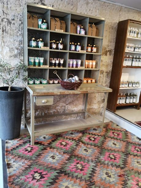 La Corvette : Savonnerie Artisanale Marseillaise depuis 1894 ! La Corvette : Savonnerie Artisanale Marseillaise depuis 1894 !