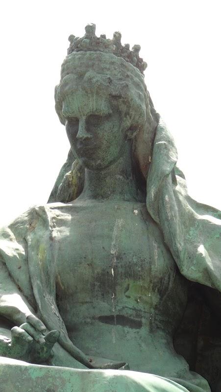 Le monument de l'impératrice Élisabeth à Budapest. Les photos de M. Michel Casse