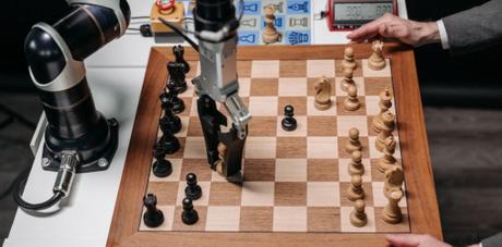 Un robot casse le doigt de son adversaire de 7 ans pendant une partie d'échecs