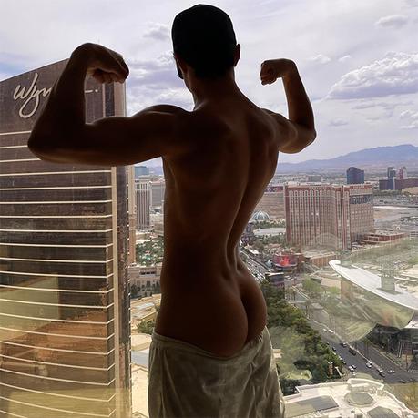 OUPS : Denny McAuliffe domine Las Vegas, défringué