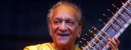 George Harrison était prêt à laisser sa femme, Pattie Boyd, derrière lui après que Ravi Shankar lui ait appris la musique indienne pour la première fois. George Harrison était prêt à laisser sa femme, Pattie Boyd, derrière lui après que Ravi Shankar lui ait appris la musique indienne pour la première fois.