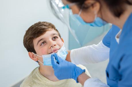 La muqueuse du nez des enfants pourrait inspirer ainsi une protection contre l'infection COVID-19 (Visuel Adobe Stock 485874945)