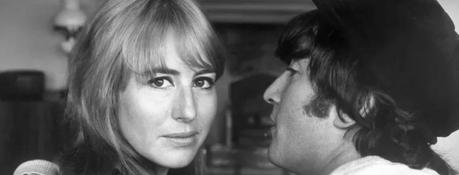 La première femme de John Lennon a révélé qu’il avait engagé un détective pour la traquer lors de leur divorce : ” Dieu seul sait pourquoi “.