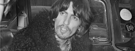 George Harrison dit que les rumeurs dans les magazines de fans des Beatles l'ont mis au pied du mur.