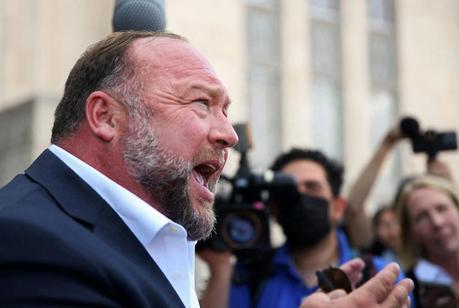 Le Mâle est Encore Las