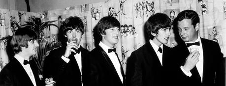 George Harrison pensait que le manager des Beatles, Brian Epstein, voulait être spirituel George Harrison pensait que le manager des Beatles, Brian Epstein, voulait être spirituel