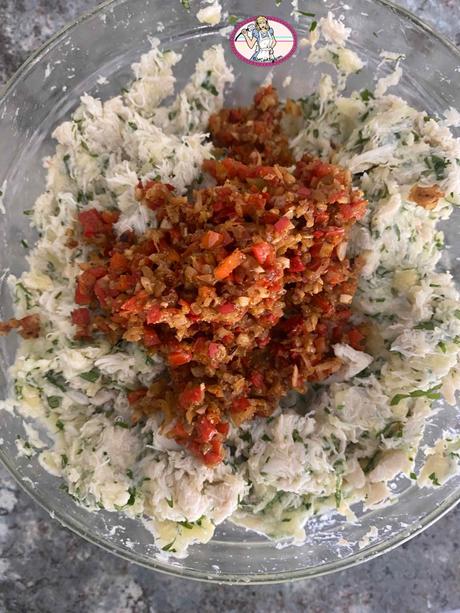 Les croquettes au crabe et leur mayonnaise à la mangue Les croquettes au crabe et leur mayonnaise à la mangue