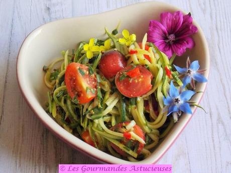 Salade de courgette pleine de saveurs (Vegan)