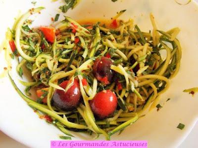 Salade de courgette pleine de saveurs (Vegan)