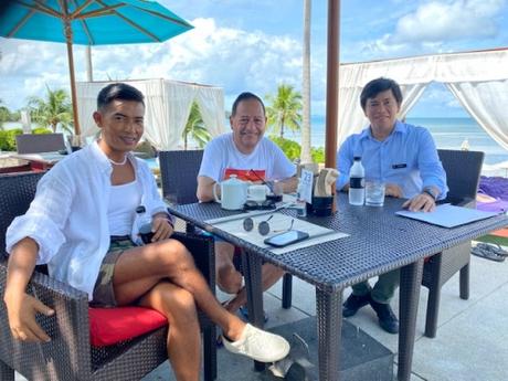 Heureux de retrouver à Phuket mon ami Toon, styliste et créateur de sacs magnifiques. phuket,jea luc romero michel,toon,thaïlande