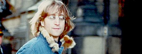 Un regard sur l'ancien penthouse de John Lennon à New York et sur les appartements du Dakota.