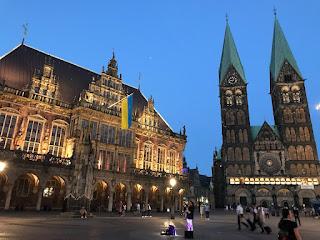 Extérieur. Bremen (Brême). Soir/nuit. Extérieur. Bremen (Brême). Soir/nuit.
