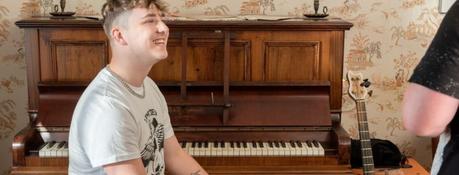Un jeune musicien s'enthousiasme après avoir eu la chance de se produire au domicile de Sir Paul McCartney.