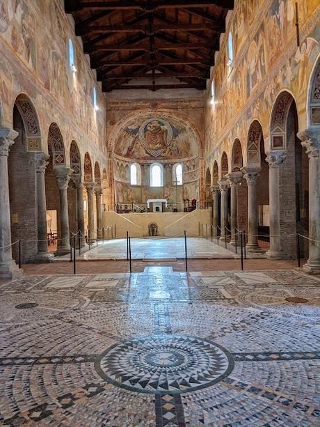 Abbaye romane de Pomposa en Romagne — Reportage photographique —  30 photos