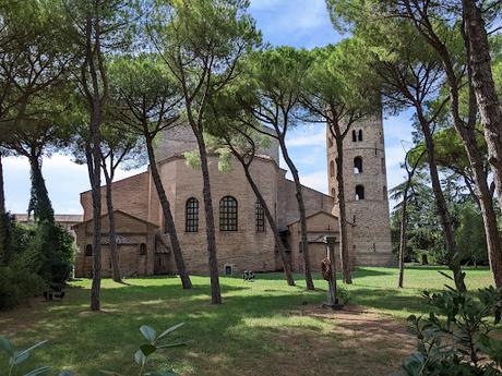 Basilica di  Sant' Apollinare in Classe (Ravenna) — 13 Bilder / 13 photos