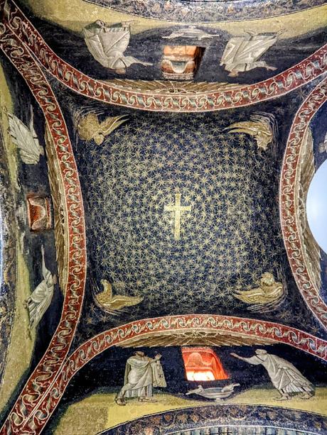 Ravenna — Galla Placidia  Mausoleum — 20 photos / 20  Bilder
