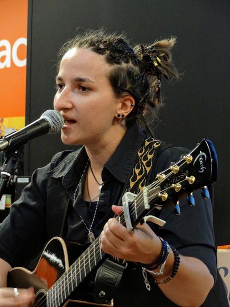 MadysS. en showcase au Cultura de Langueux, le 31 août 2022