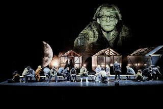 Le moine noir de et mis en mise en scène par Kirill Serebrennikov dans la Cour d’Honneur du Palais des Papes (Avignon 2022)